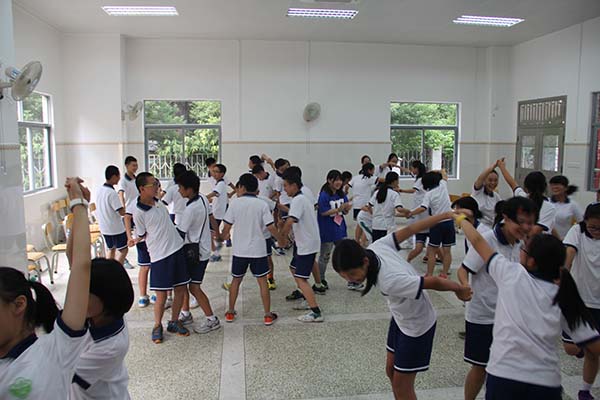 日本福冈中村学园大学生一行来我校访问交流